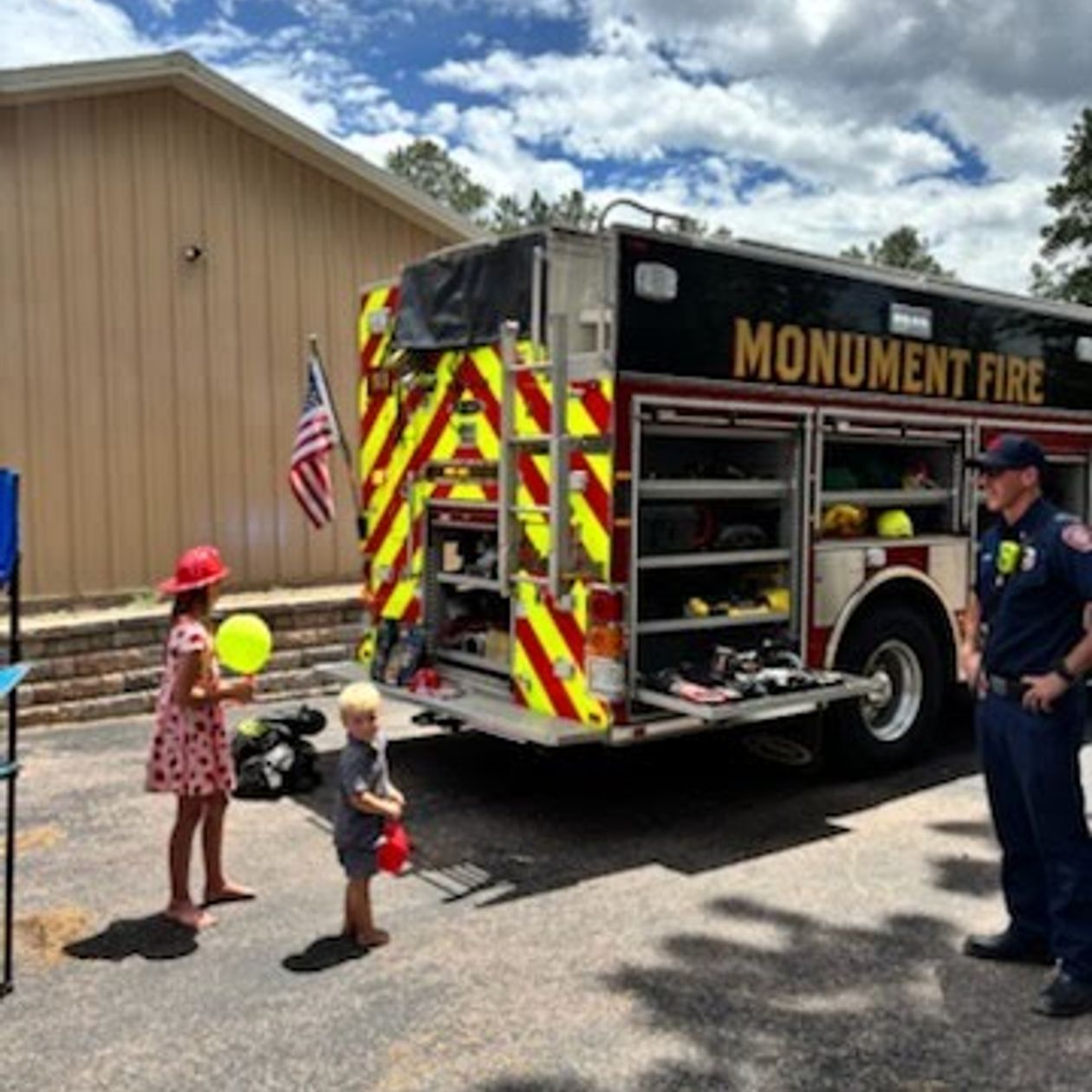 kids exploring the Monument fire truck